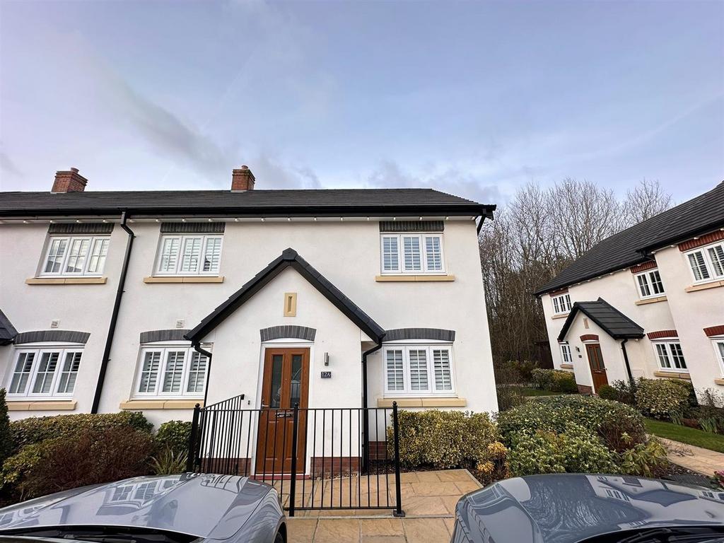 Jamie b Drive, Handforth, Wilmslow 3 bed semidetached house for