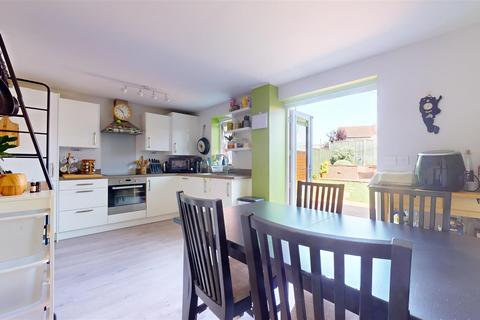 1 Abrahams Close, Bristol, BS4 1FP