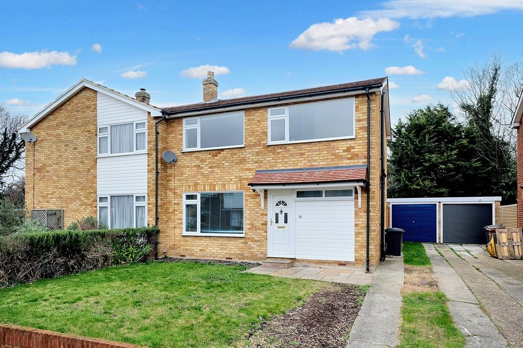 Colley Road, Chelmsford CM2 3 bed semidetached house for sale £440,000