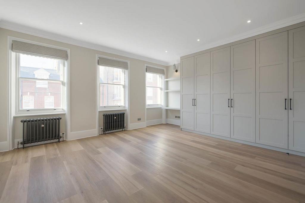 Principal bedroom