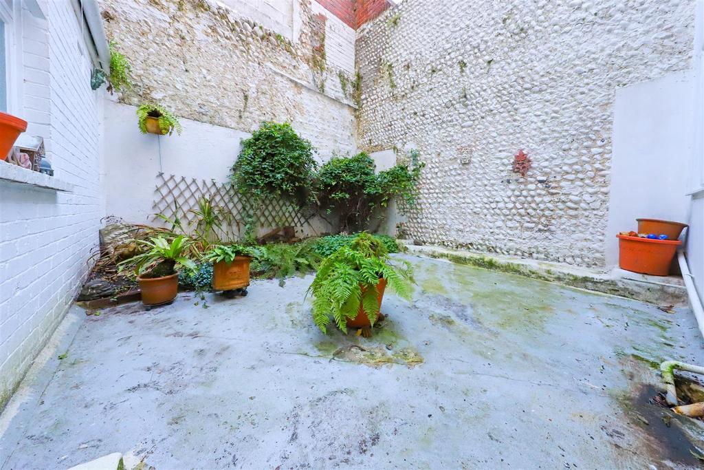 Nicholas james regency sq patio .jpg