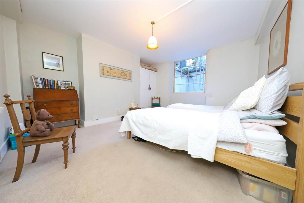 Nicholas james regency sq bed.jpg