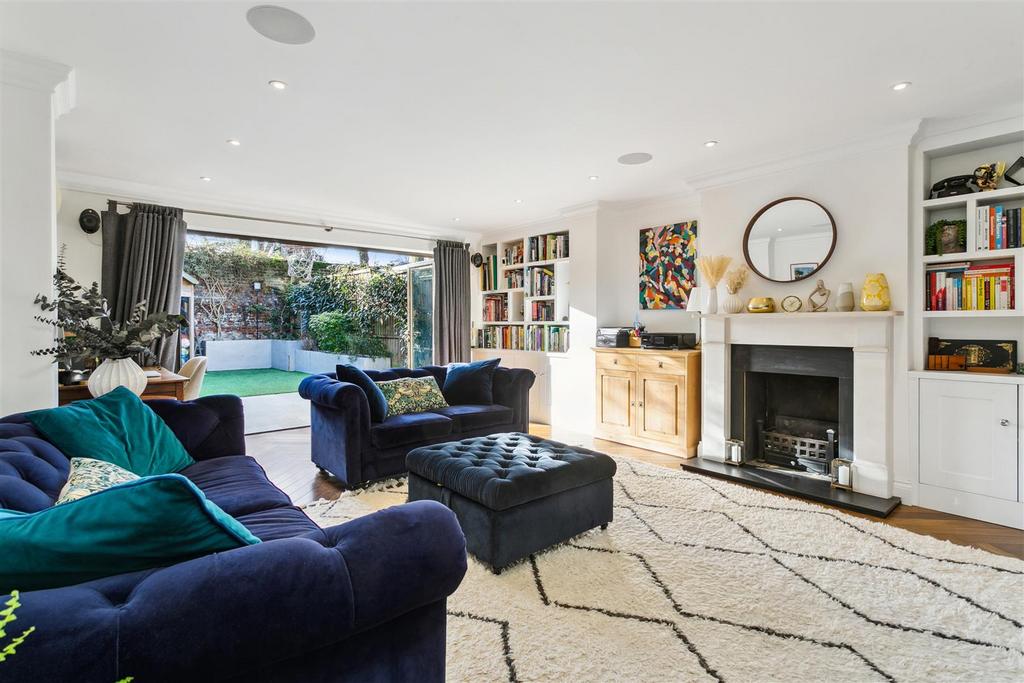 Paxton Road, London, W4 3 bed terraced house £1,150,000