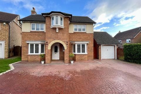 4 bedroom detached house for sale - Karles Close, Newton Aycliffe