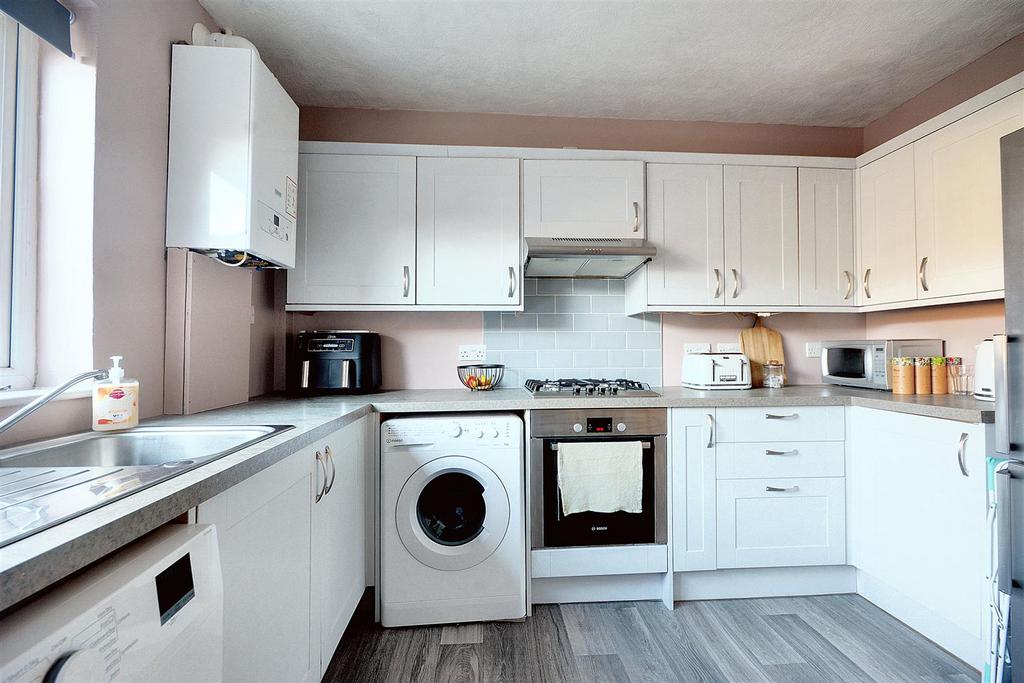 Kitchen 1.jpg
