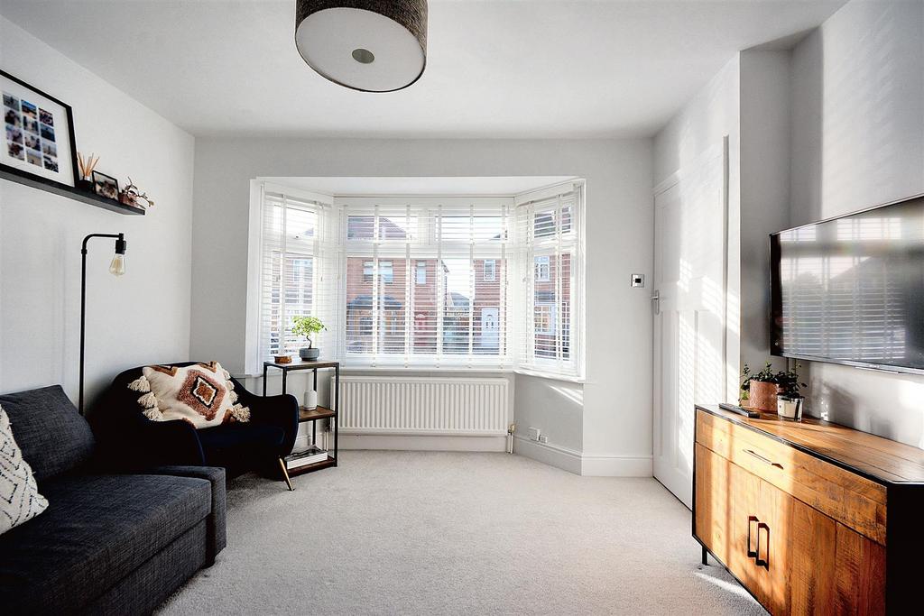 Living Room 2.jpg