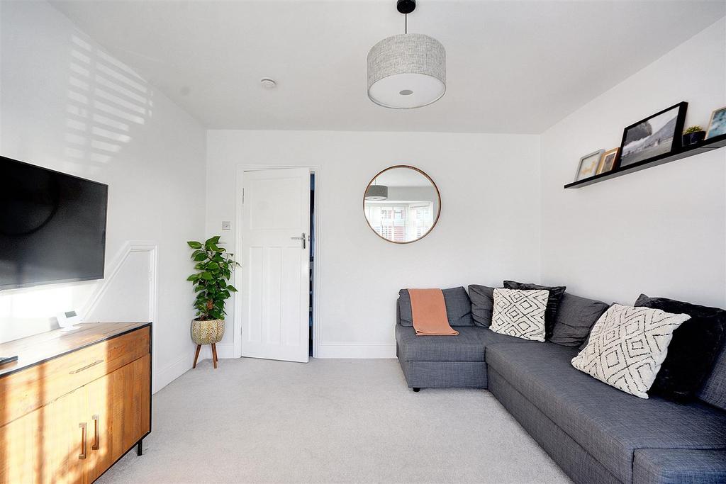 Living Room 1.jpg