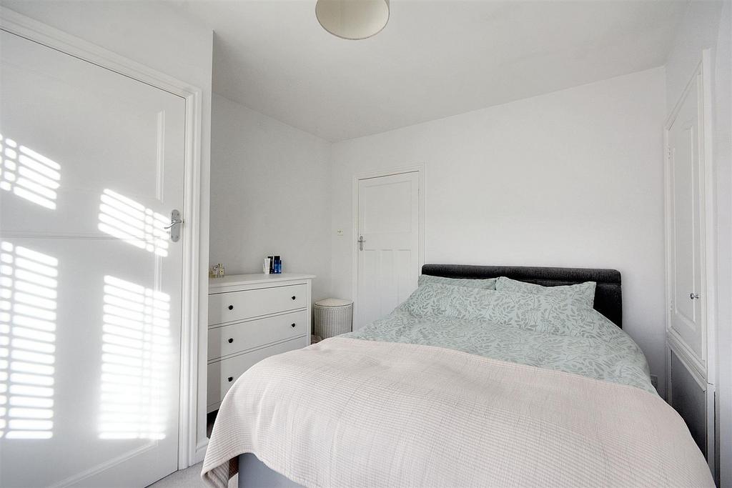 Bedroom 1.jpg