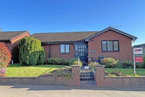 3 bedroom detached bungalow for sale, Honiton Road, Cullompton