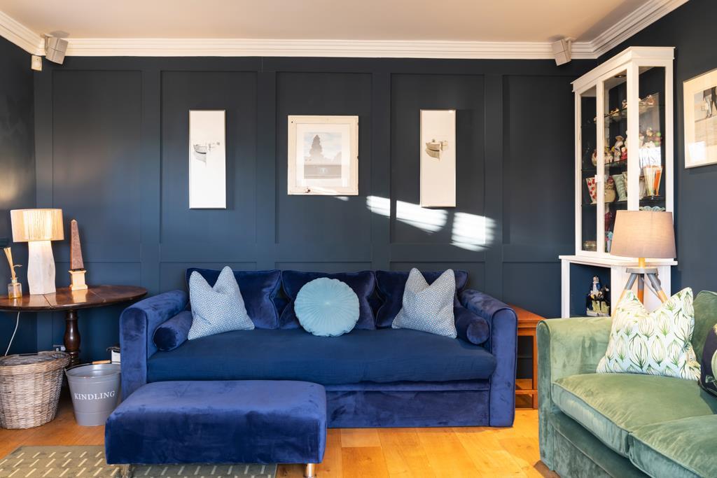 Formal Lounge
