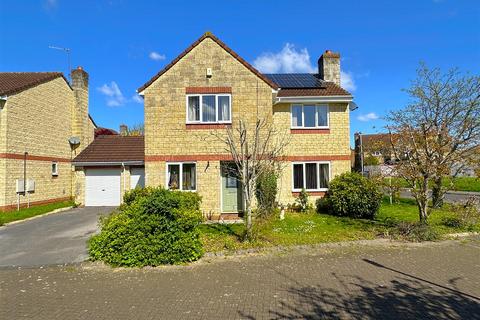 4 bedroom detached house for sale, Pheasant Close, Chippenham