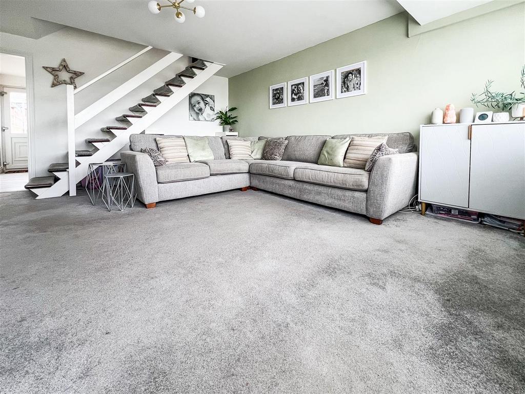 Southampton Road, Portchester Borders 2 bed terraced house for sale £