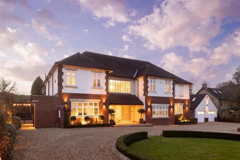 6 bedroom detached house for sale, Sandmoor Drive, Leeds LS17