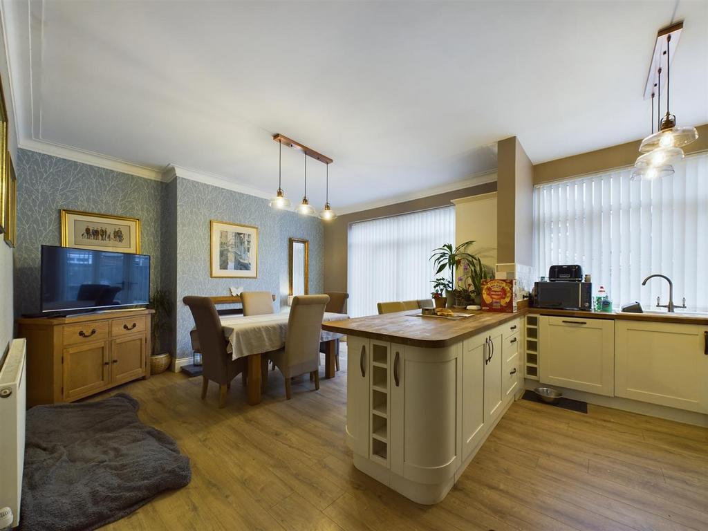 Balmoral Gardens, North Shields 3 bed semidetached house for sale £