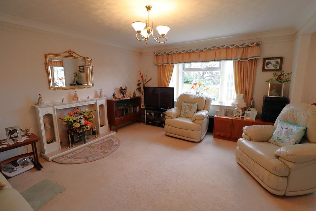Hillborough Close, Little Common, Bexhill On Sea, TN39 2 bed detached