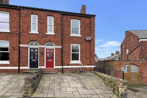 4 bedroom end of terrace house for sale, Howey Hill, Congleton