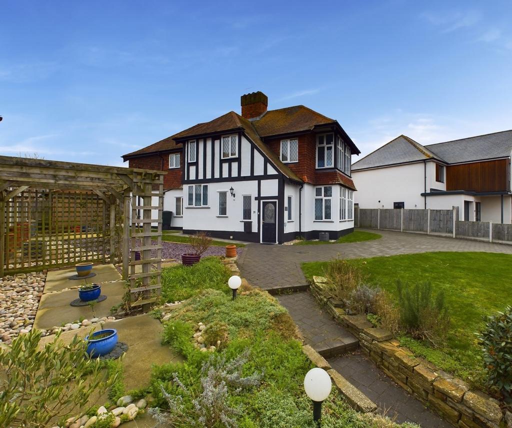 Percy Avenue, Broadstairs, CT10 5 bed detached house for sale £850,000