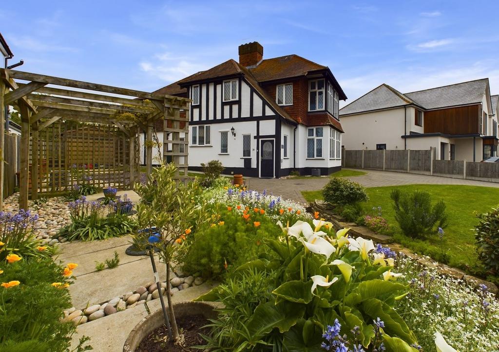 Percy Avenue, Broadstairs, CT10 5 bed detached house for sale £795,000