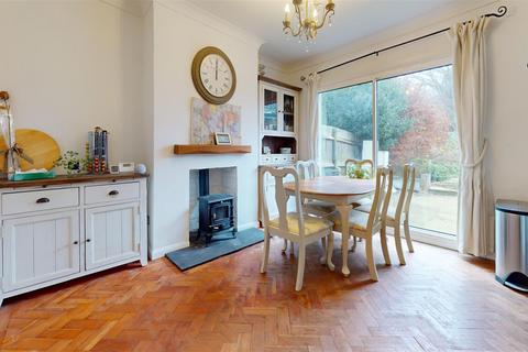 21 Milton Hall Road, Gravesend, DA12 1QN
