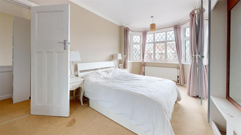 Bedroom (1).jpg
