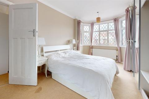 21 Milton Hall Road, Gravesend, DA12 1QN