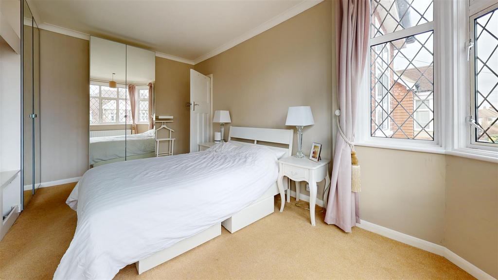 Bedroom 1.jpg