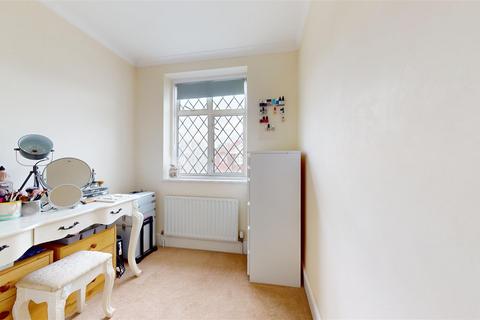 21 Milton Hall Road, Gravesend, DA12 1QN