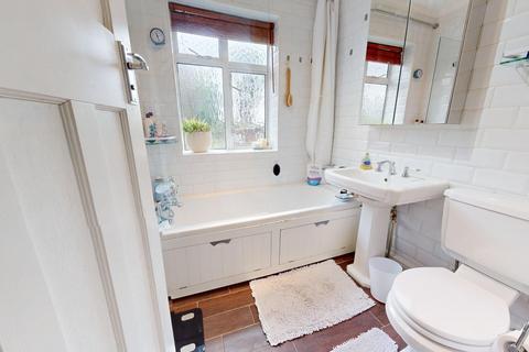 21 Milton Hall Road, Gravesend, DA12 1QN