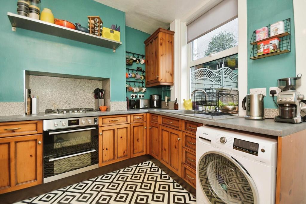 Dining kitchen