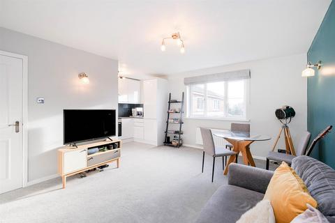 1 bedroom flat for sale, Cedar Court, Grosvenor Road, Wanstead