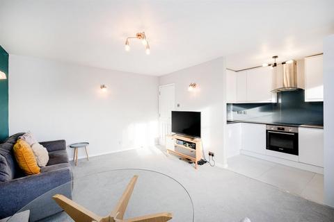 1 bedroom flat for sale, Cedar Court, Grosvenor Road, Wanstead
