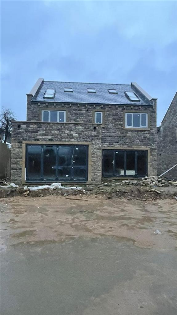 Rochdale Road, Greetland 5 bed detached house £675,000