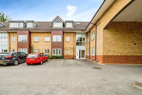 2 bedroom flat for sale - Chairborough Road, High Wycombe HP12