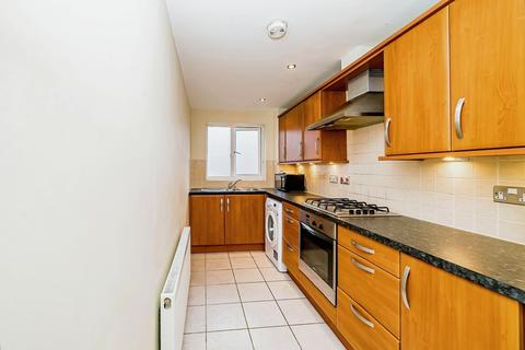 2 bedroom flat for sale - Chairborough Road, High Wycombe HP12