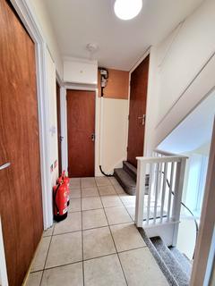 1 bedroom in a flat share to rent - Morden, SM4