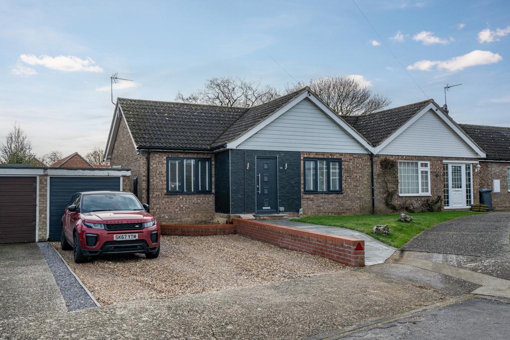 A Well Presented Two Bedroom Bungalow In Grundisb