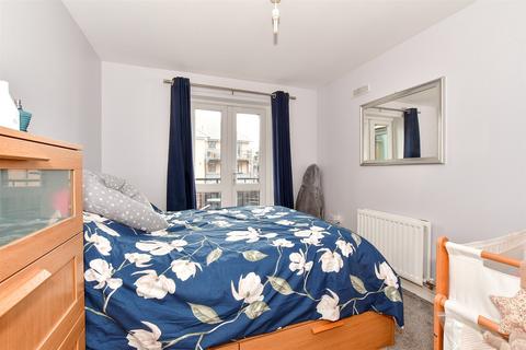 2 bedroom flat for sale, Cannons Wharf, Tonbridge, Kent