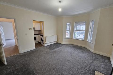 2 bedroom apartment to rent, Ashley Road, Boscombe