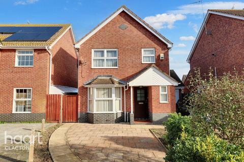 3 bedroom detached house for sale, Pevensey Drive, Clacton-On-Sea