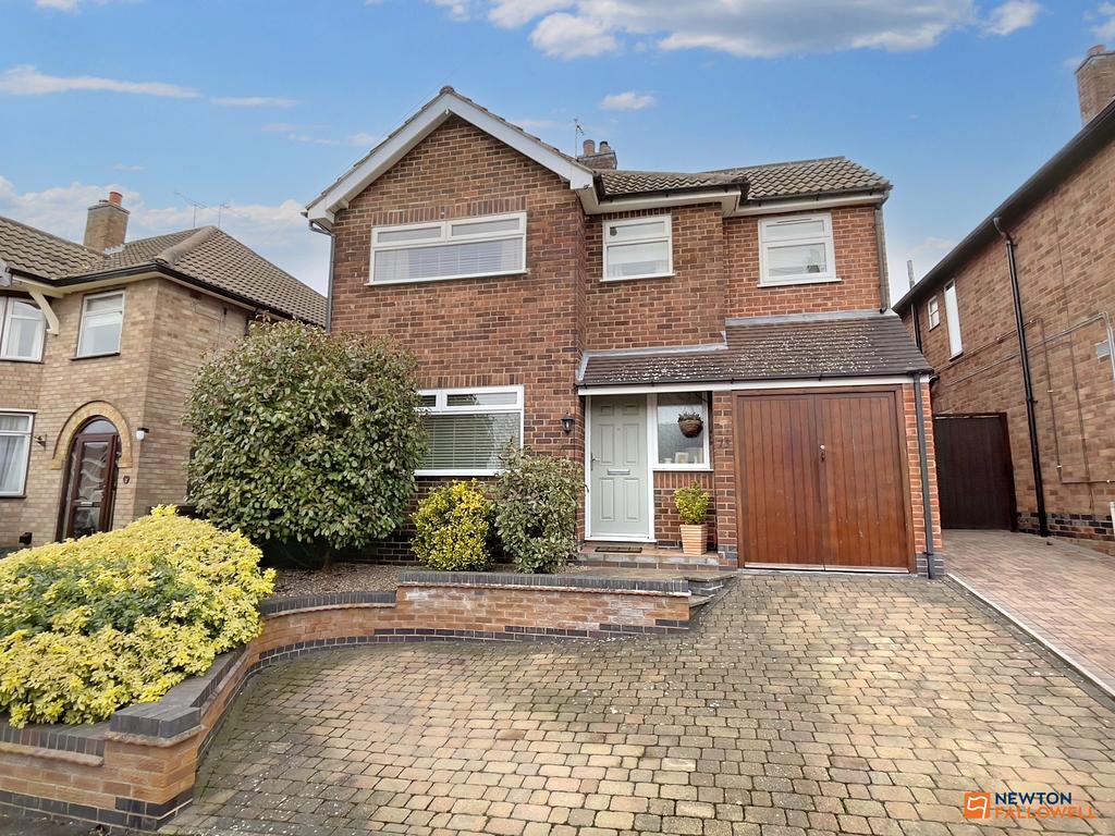 Queensgate Drive, Birstall, LE4 4 bed detached house for sale £425,000