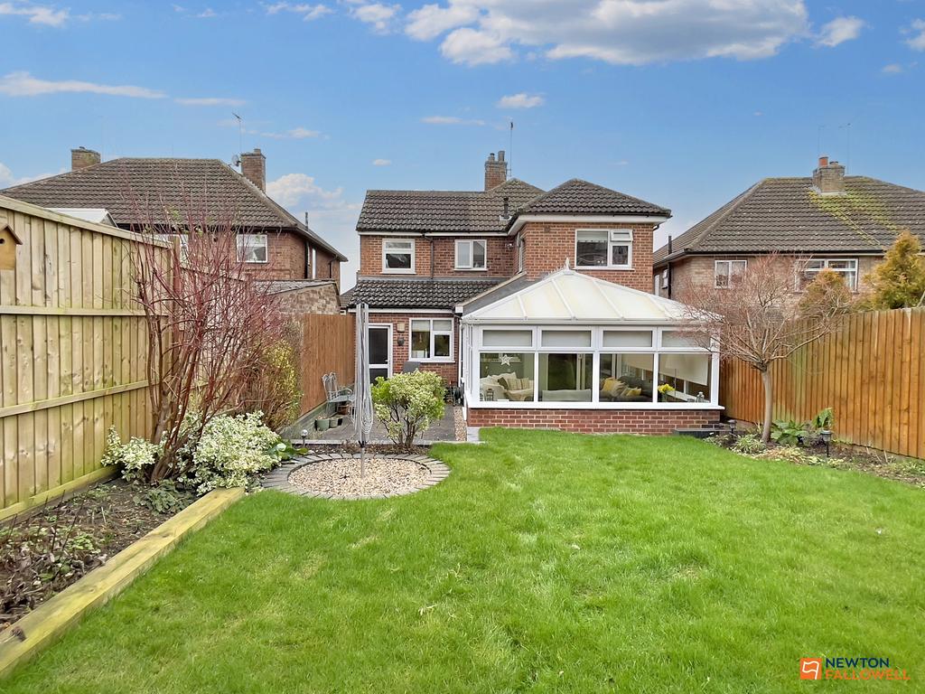 Queensgate Drive, Birstall, LE4 4 bed detached house for sale £425,000
