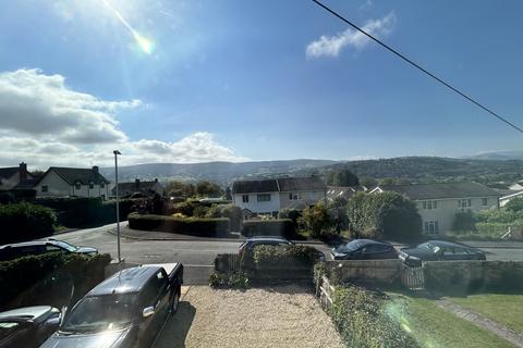1 Ffynnonau, Crickhowell, NP8 1DA