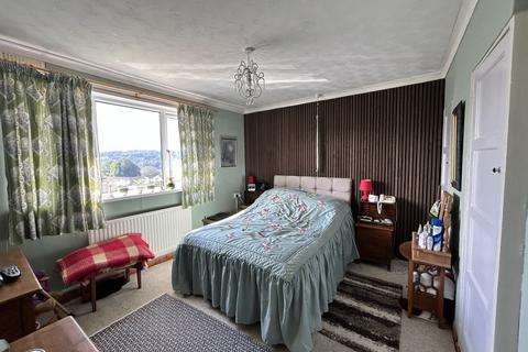 1 Ffynnonau, Crickhowell, NP8 1DA