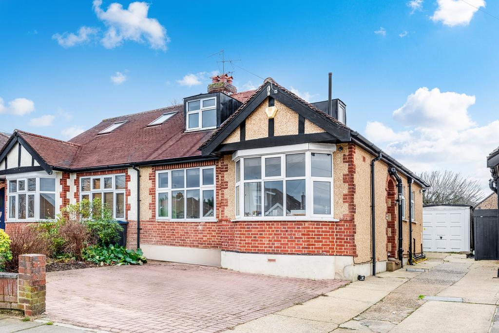 Greenfield Avenue, Surbiton, KT5 3 bed semidetached bungalow £675,000