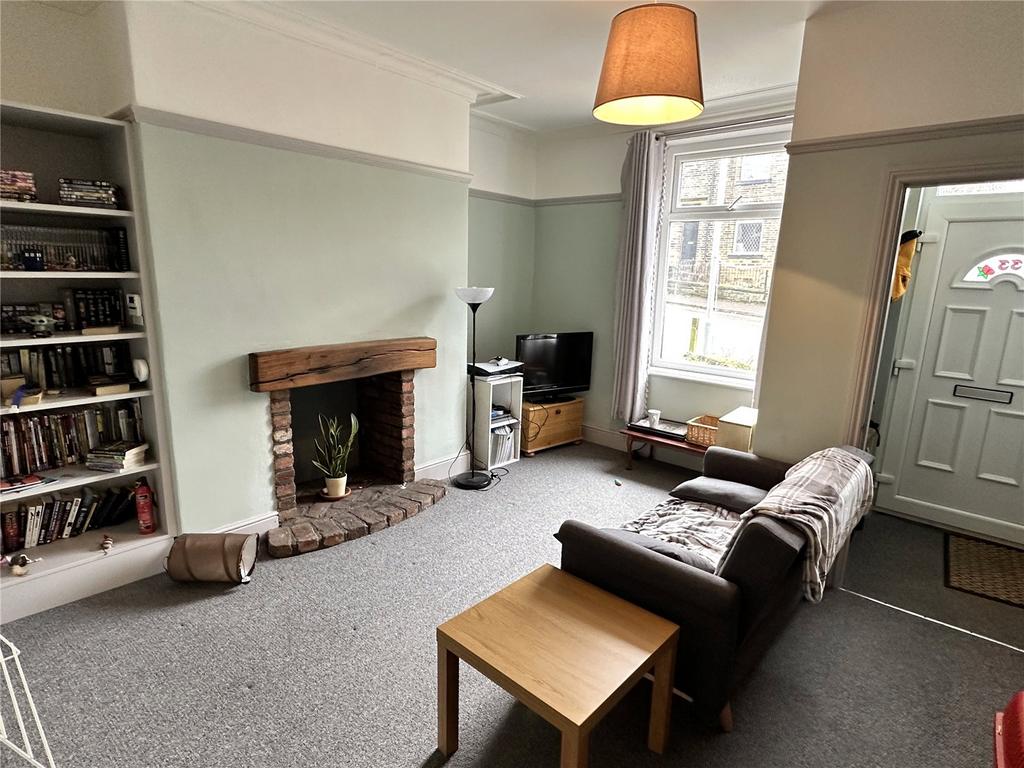 Emscote Grove, Bell Hall, Halifax, HX1 2 bed end of terrace house for