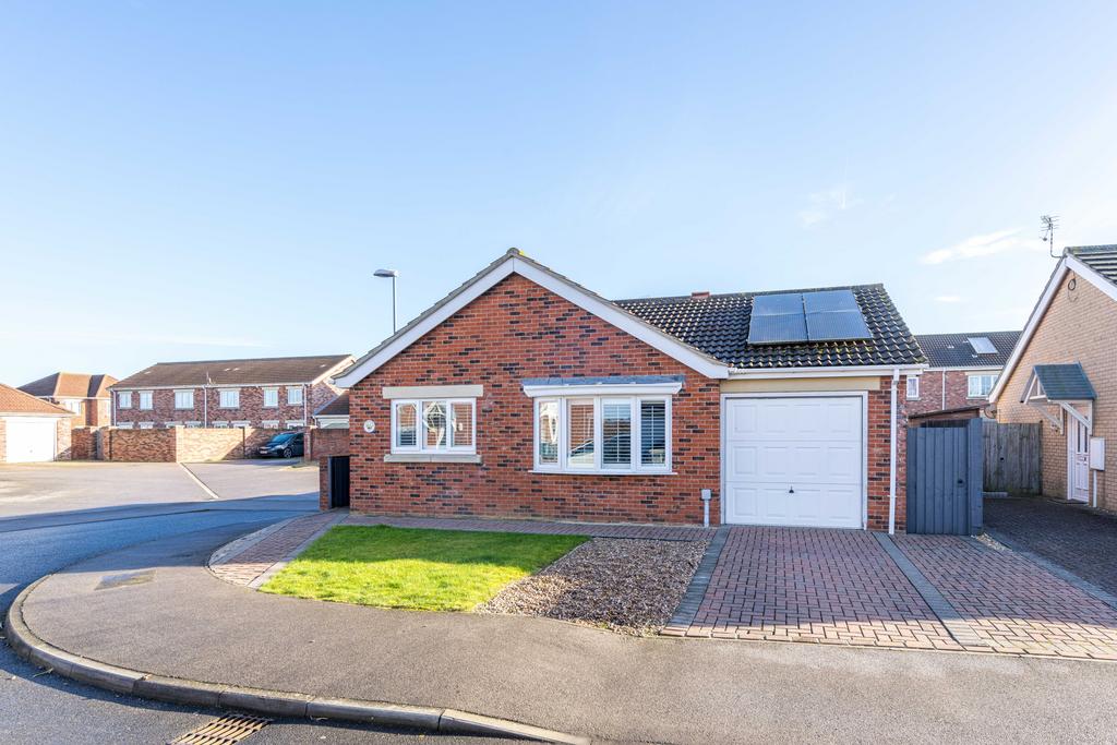 Cottesmore Close, Skegness PE25 2 bed detached bungalow for sale £240,000