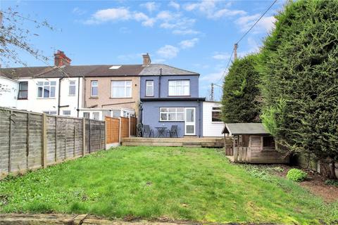 3 bedroom semi-detached house for sale - The Approach, Rayleigh, Essex, SS6