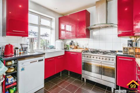 307 Mutton Lane, Potters Bar, EN6 2AY