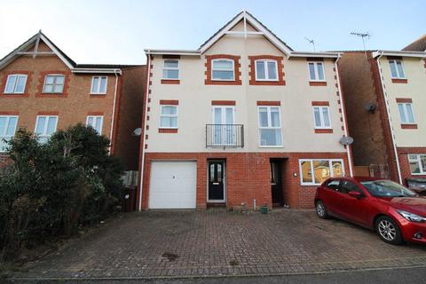 4 bedroom semi-detached house for sale - Oakfield Close. Potters Bar