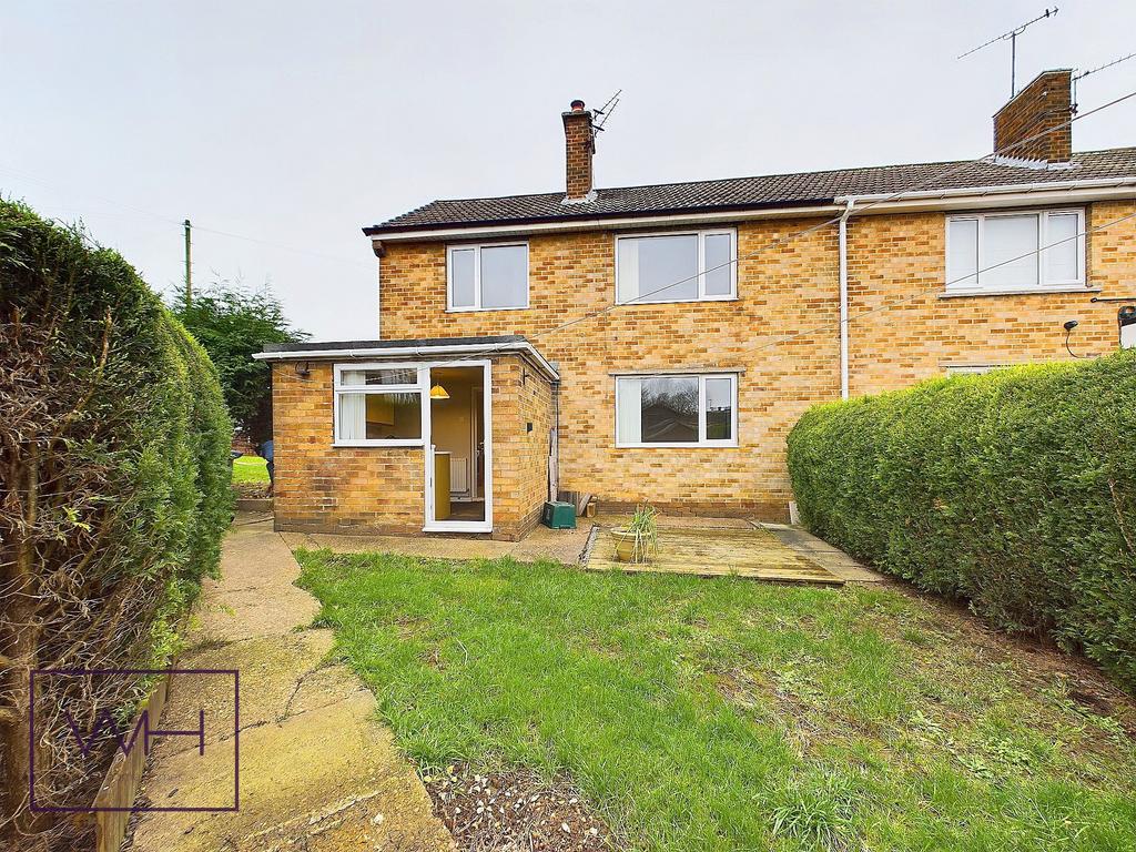 Cusworth, Doncaster DN5 3 bed semidetached house for sale £157,500